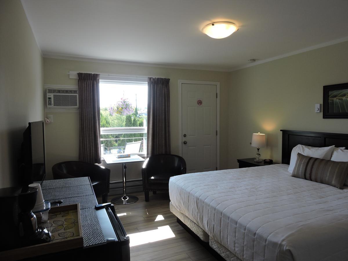 Almo Court Motel แครนบรูค ภายนอก รูปภาพ